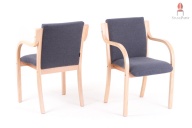 Unsere Stühle mit modernen grauen Stoffbezug
