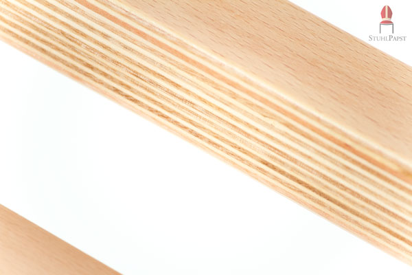 Hochwertiges Schichtholz sorgt für Stabilität und ein elegantes Design