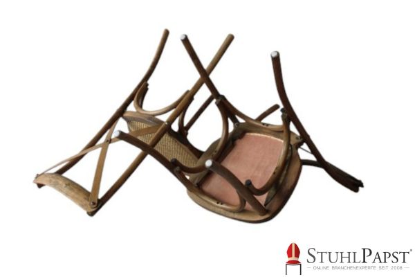 MONTANA Walnuss Ladenbau Moebel Stuehle und Tische fuer Gastronomie Restaurant Cafe Bistro Gaststaette Hotel Online Shop