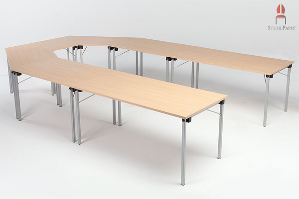 Durch die Tischplattenform lassen sich ideale Tischkonstellationen für Konferenzen herstellen