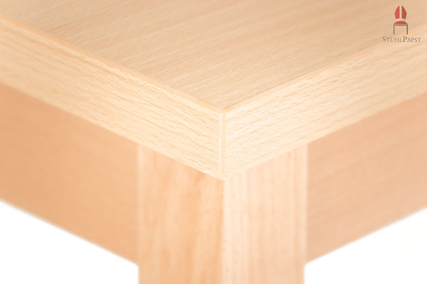 Das verwendete Buchenechtholz sorgt für ein natürliches Design
